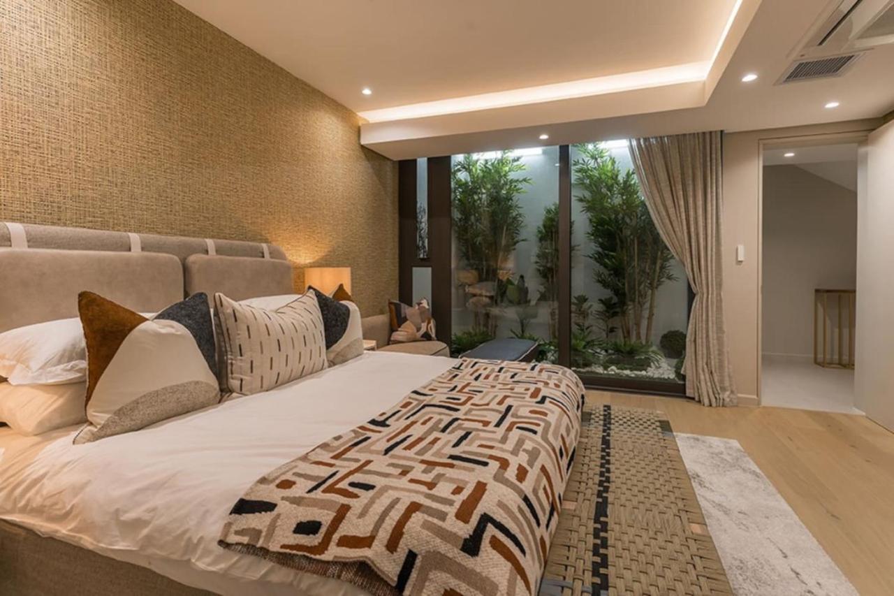 4 Bedroom Coeur De Lion Cape Town